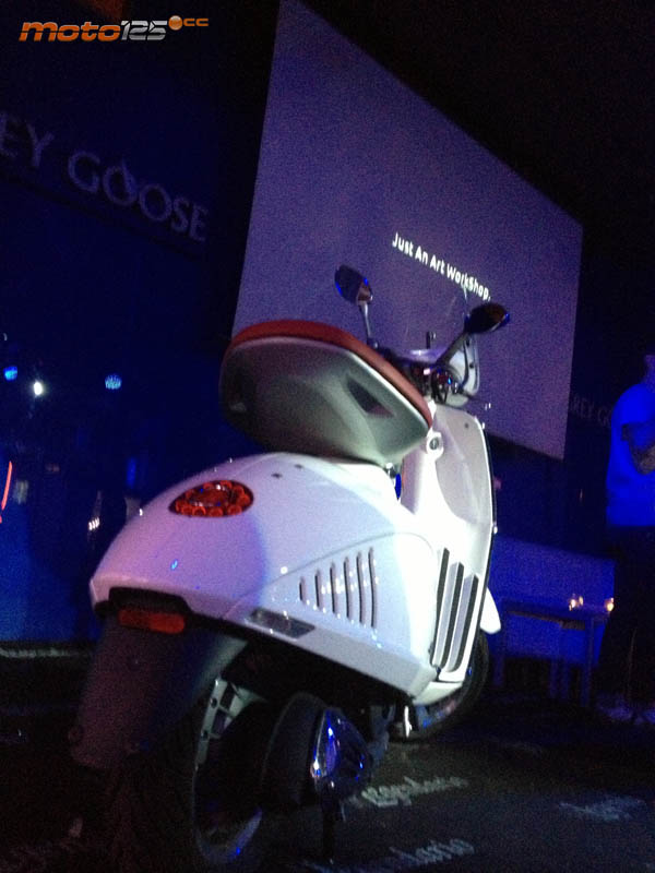 Vespa 946 Moma