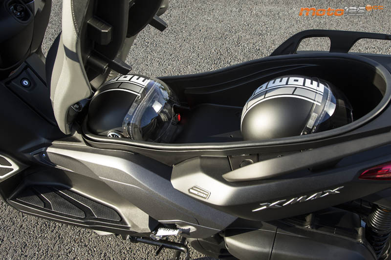 Yamaha X-Max 125 MomoDesign