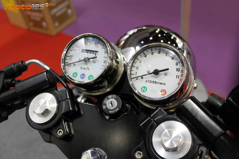 Vive la Moto 2018 - Macbor Johnny Be Good 125