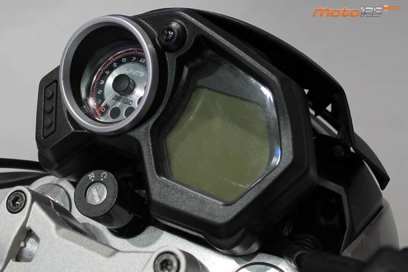 Vive la Moto 2018 - UM Xtreet RS 125
