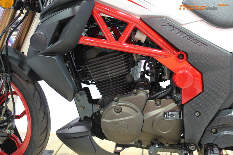 Vive la Moto 2018 - UM Xtreet RS 125