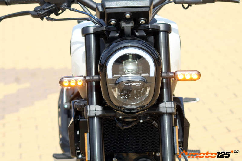 Benelli Leoncino 125
