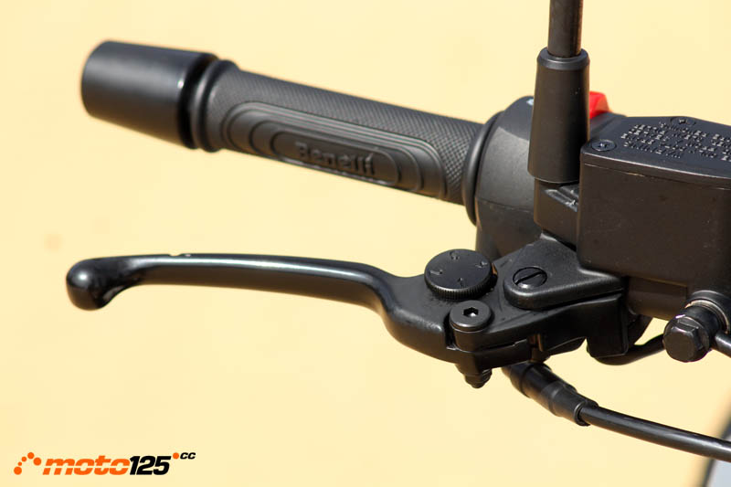 Benelli Leoncino 125