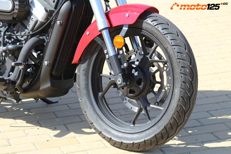 Mitt 125 MB Twin Custom