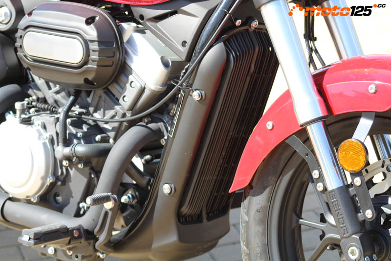 Mitt 125 MB Twin Custom