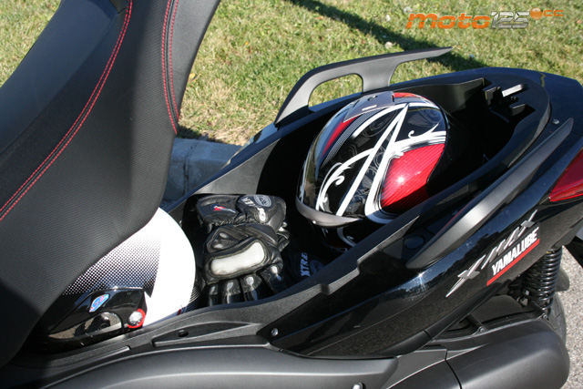 Yamaha X-Max ABS