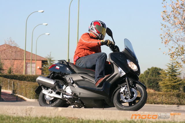 Yamaha X-Max ABS