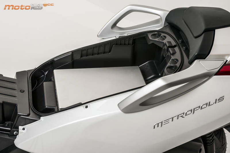 Peugeot Metropolis 400
