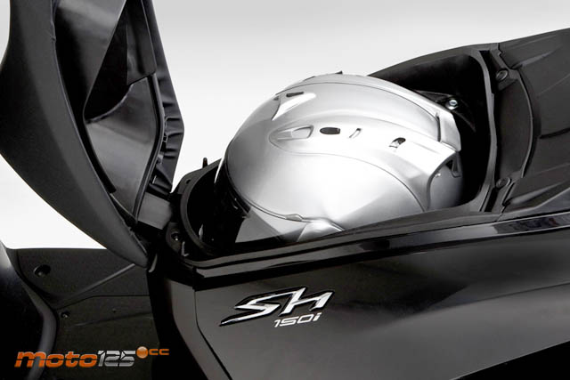 Honda Scoopy SH ABS