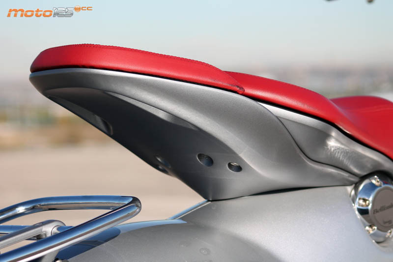 Vespa 946 125 Bellisima