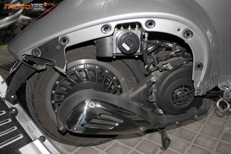Vespa 946 125 Bellisima