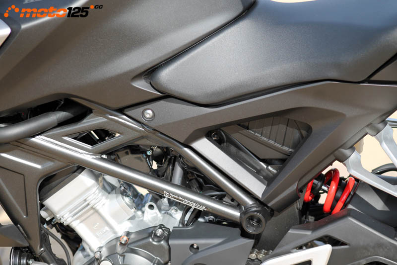 Honda CB125R
