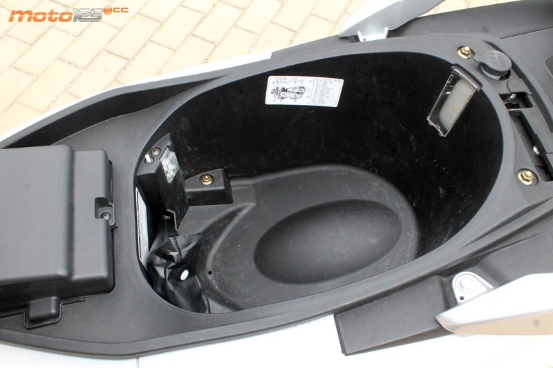 Daelim Steezer 125 E4