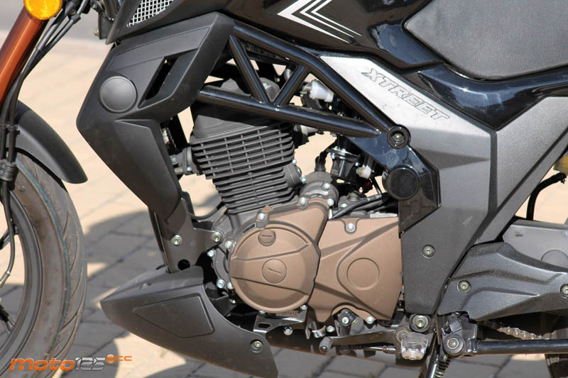 UM Xtreet R 125
