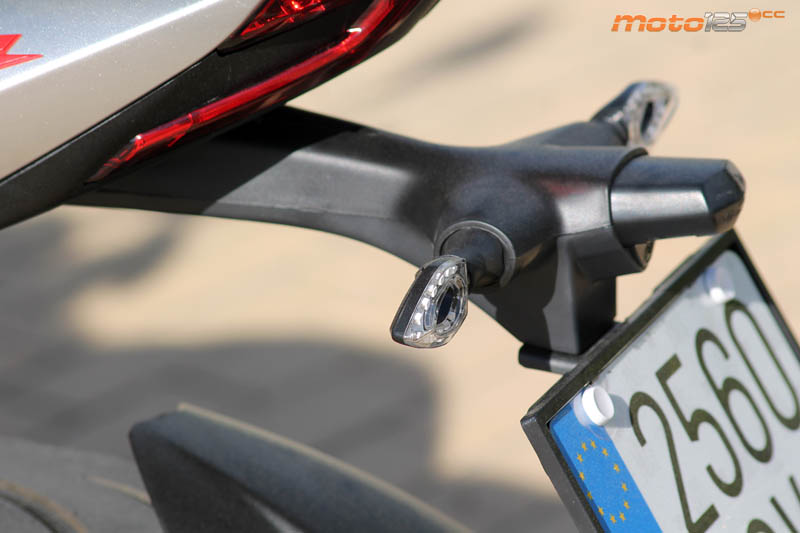 UM Xtreet R 125