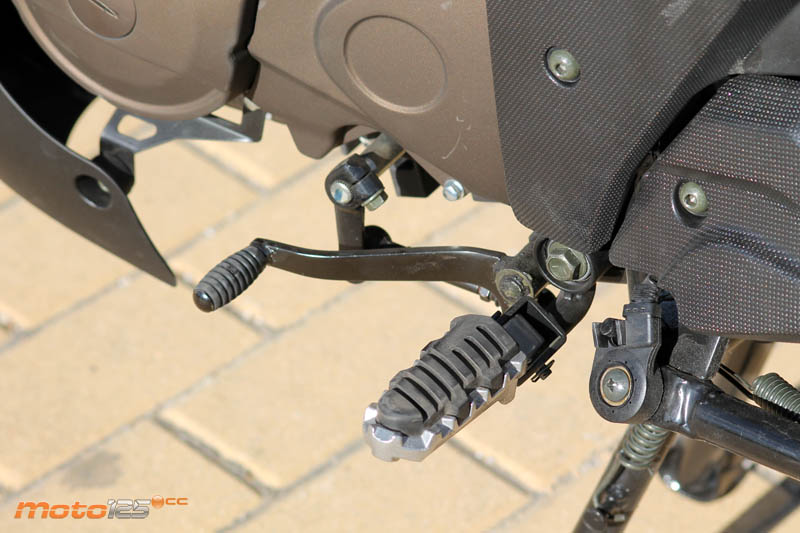 UM Xtreet R 125