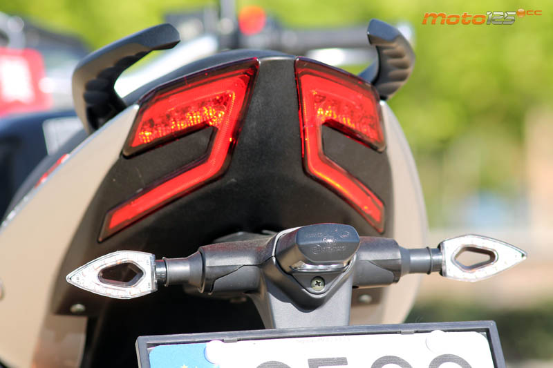UM Xtreet R 125