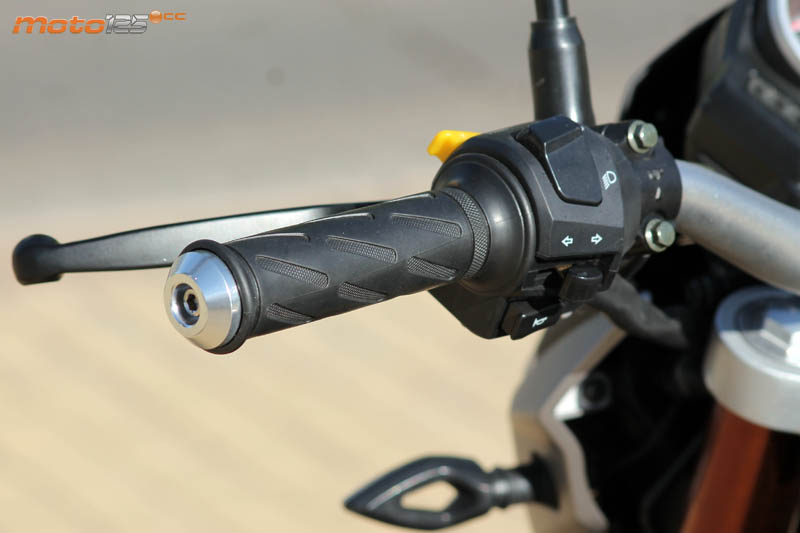 UM Xtreet R 125