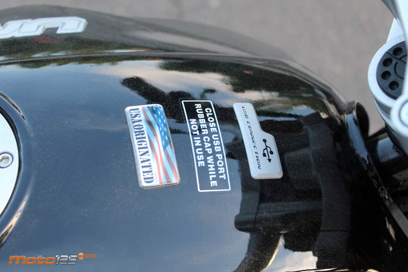 UM Xtreet R 125