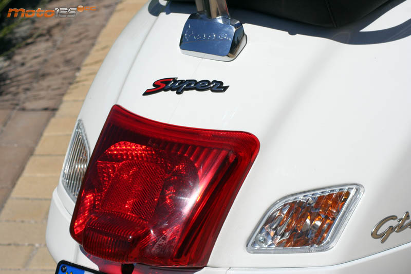 Vespa GTS Super