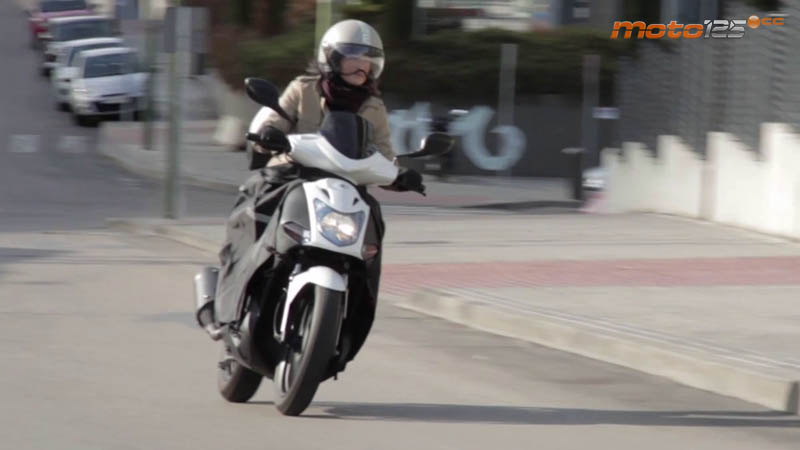 Mujer Scooter Kymco