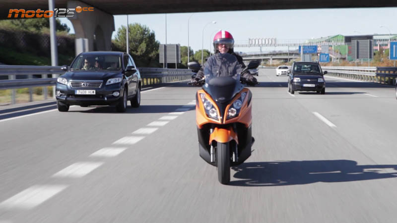 Mujer Scooter Kymco