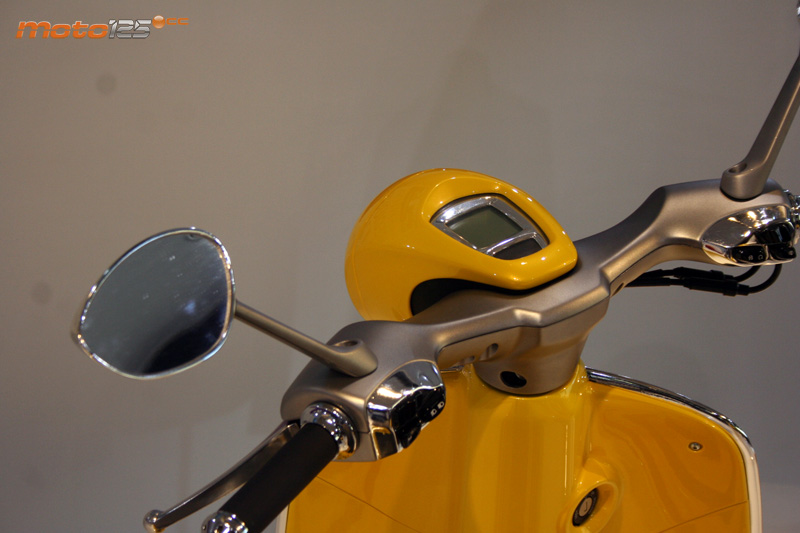 Vespa 946