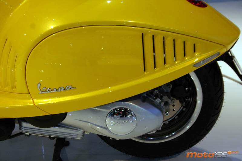 Vespa 946