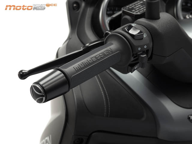 Yamaha X-Max 125 MomoDesign