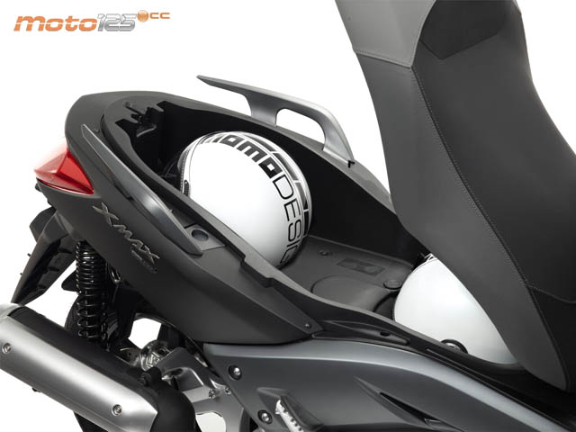 Yamaha X-Max 125 MomoDesign