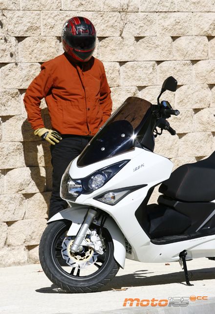 Daelim S3 125 FI - TecnoScooter (con videoprueba)