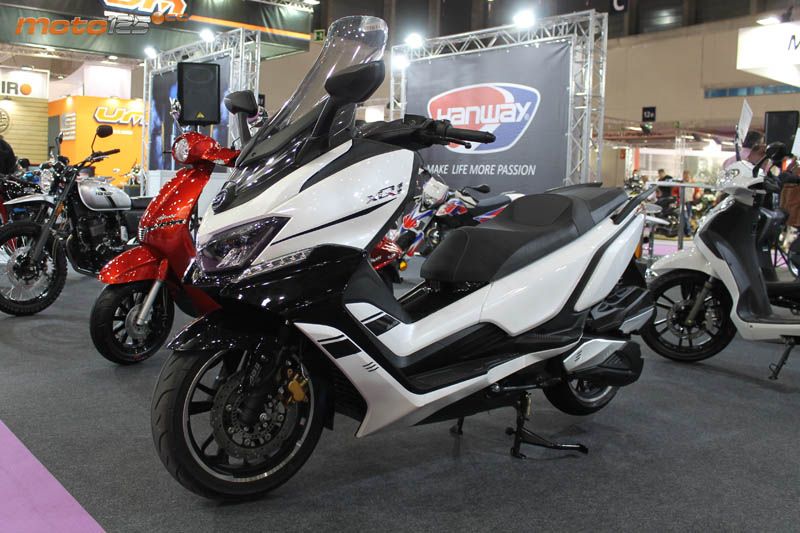 Vive la Moto '18 - Daerlim XQ1 125