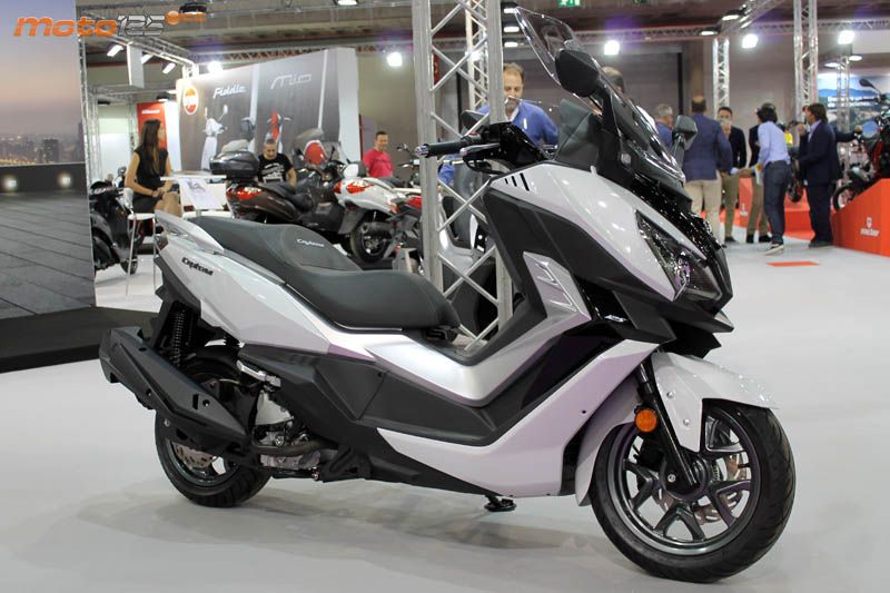 Vive la Moto '18 - Sym Cruisym 125