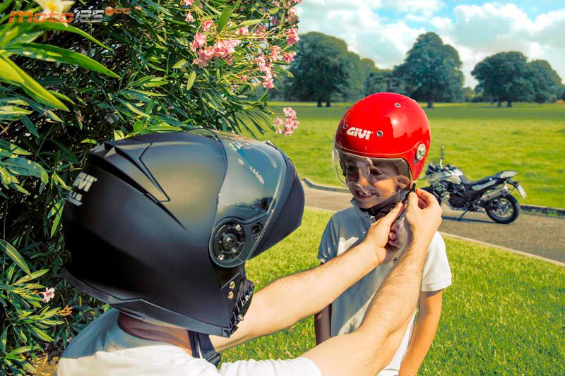 ¿Cómo llevar los niños al cole en moto?