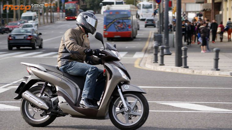 Honda Scoopy SH 125i - El SHeriff de la Ciutat