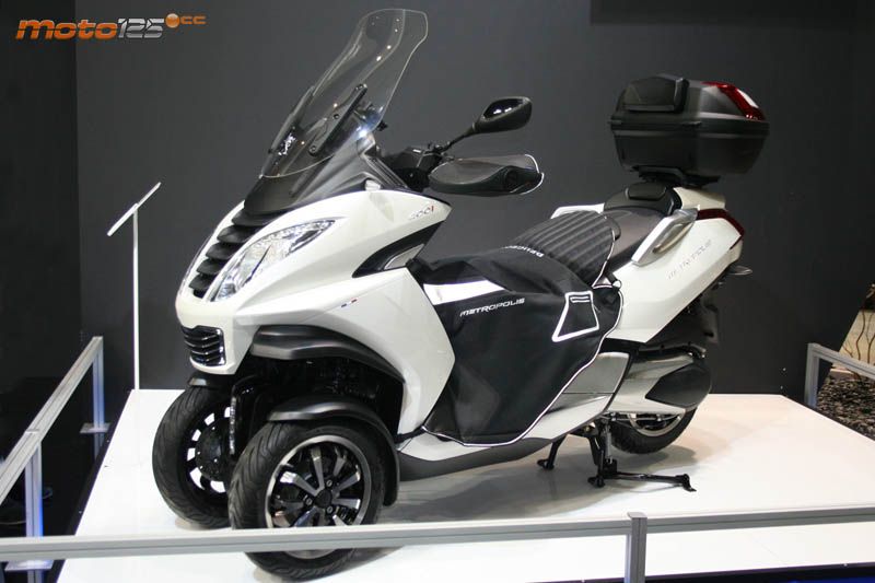 Salon Milán Novedades 2013 - Peugeot Metropolis 400