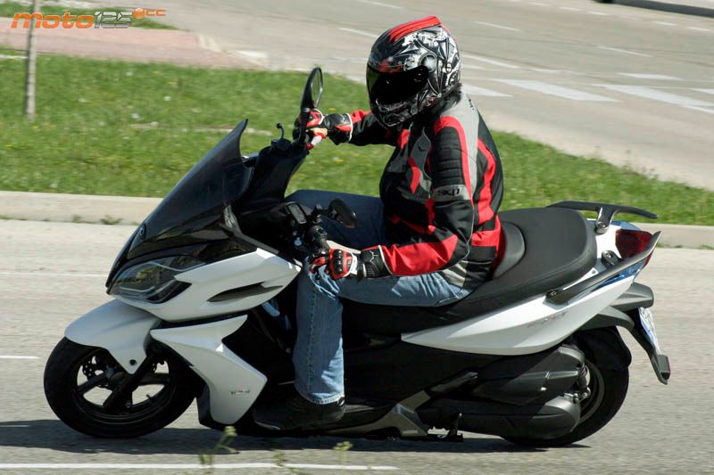 Kymco K-XCT 125i - Espíritu Deportivo