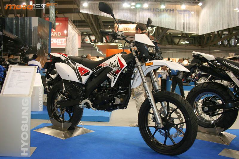 Novedad 2014 - Hyosung Duna Supermoto 125