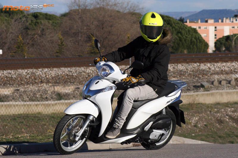 Honda SH Mode 125 - Scoopy "Low Cost"
