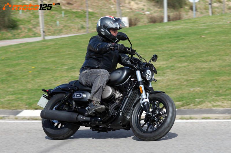 Prueba Hyosung Bobber GV-125S Evo - Custom R