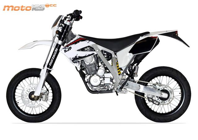 AJP PR4 Supermoto 125 — foto 2