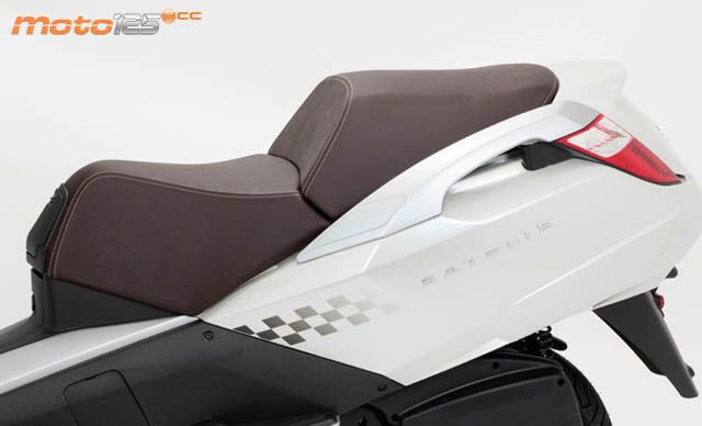 Peugeot Satelis 125 Millesim — foto 2