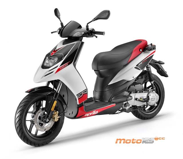 Aprilia SR Motard 125 — foto 3