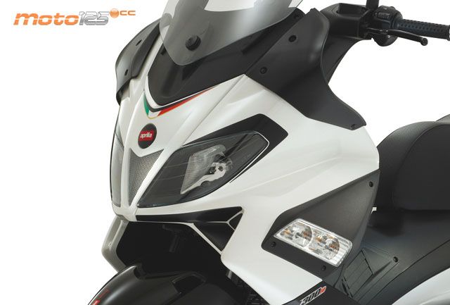 Aprilia SR Max 125 — foto 3