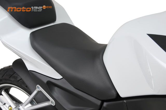 Daelim Roadwin R 125 FI — foto 3