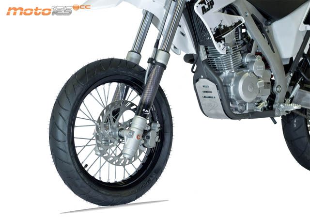 AJP PR3 Supermoto 125 — foto 4