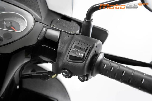 Aprilia Scarabeo 125 ie — foto 4