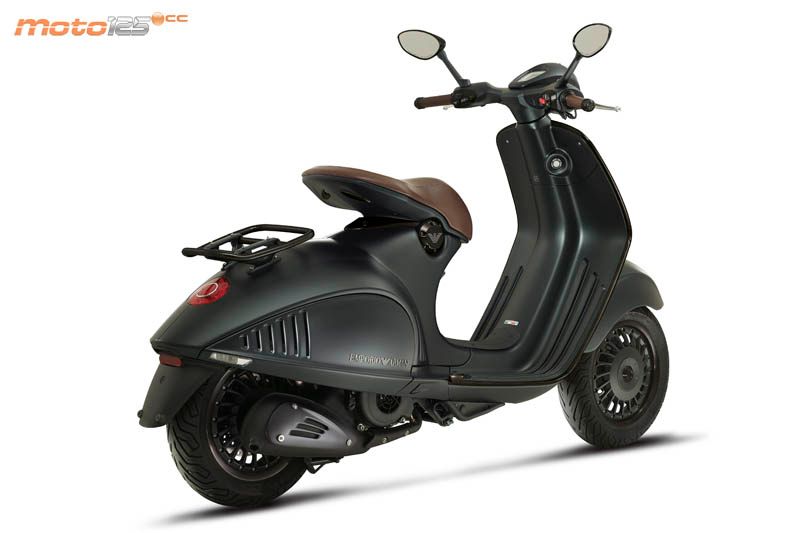 Vespa 946 Emporio Armani — foto 4