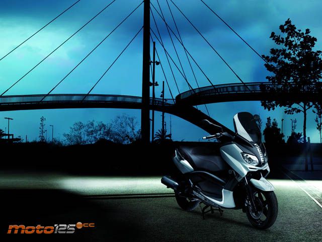 Yamaha X-Max 125 Momodesign — foto 4