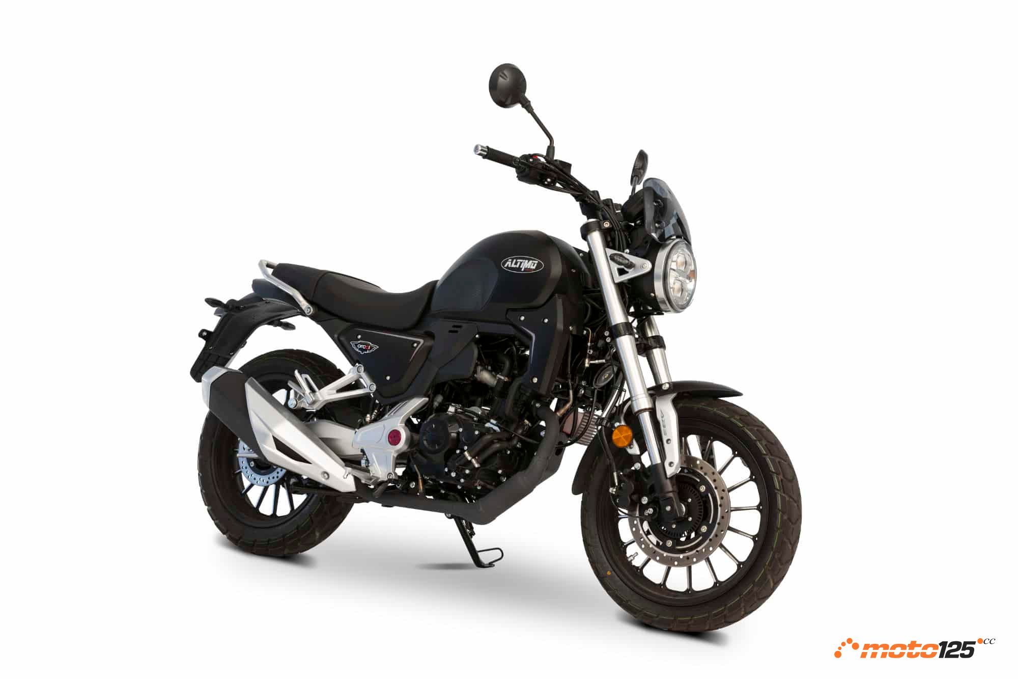 Orcal Altimo 125 negra estudio